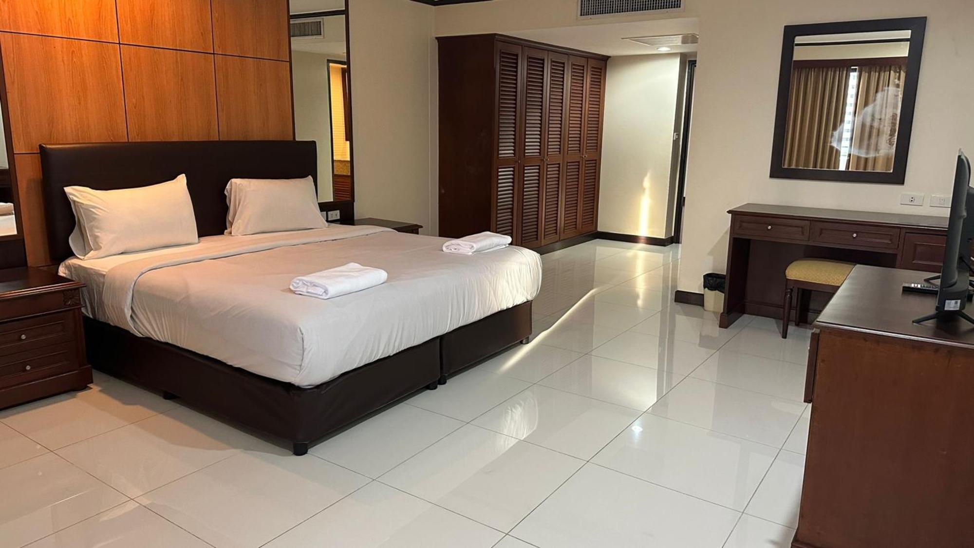 Omni Tower Sukhumvit Soi 4 Direct Lejlighed Bangkok Eksteriør billede