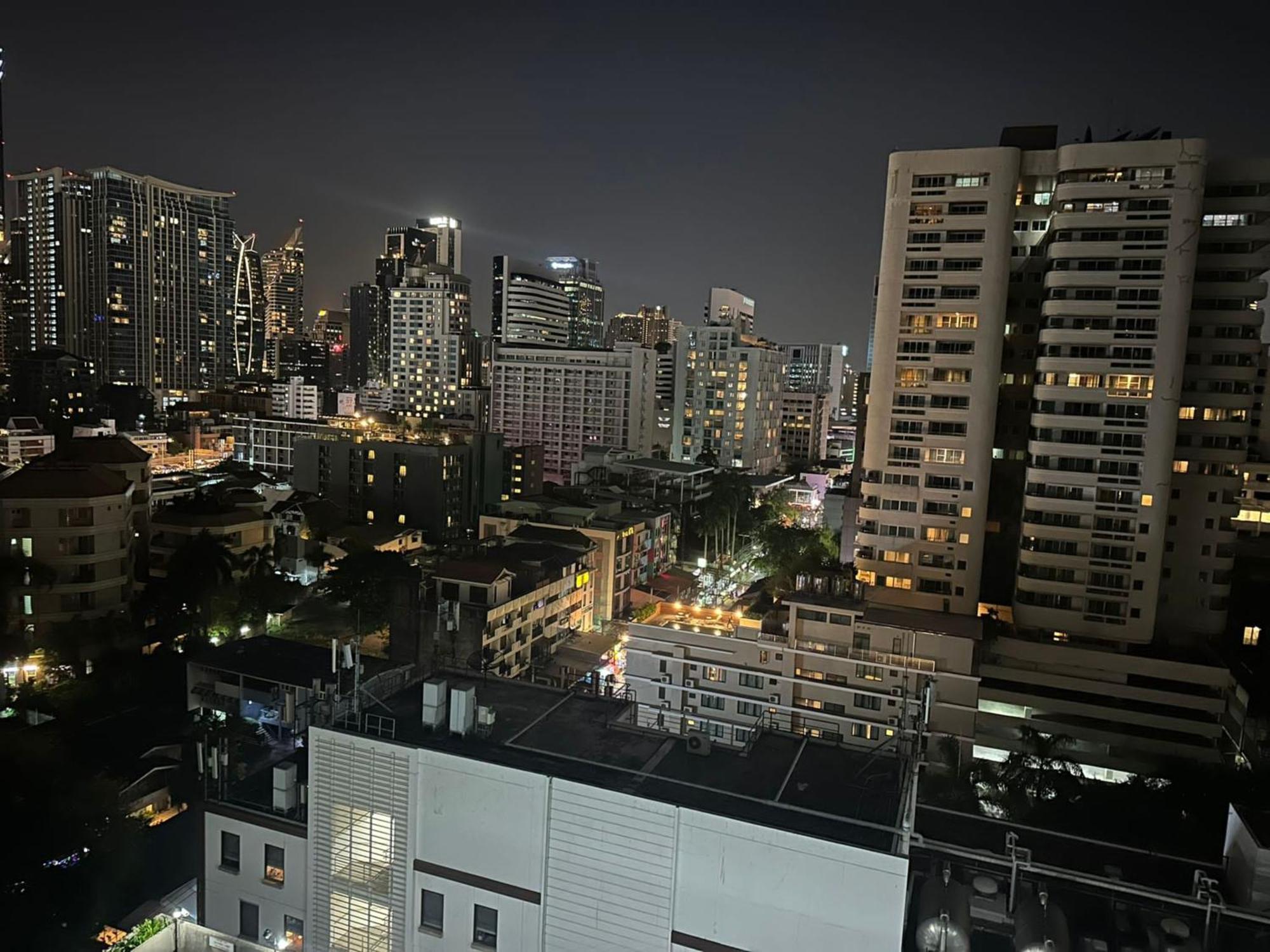 Omni Tower Sukhumvit Soi 4 Direct Lejlighed Bangkok Eksteriør billede