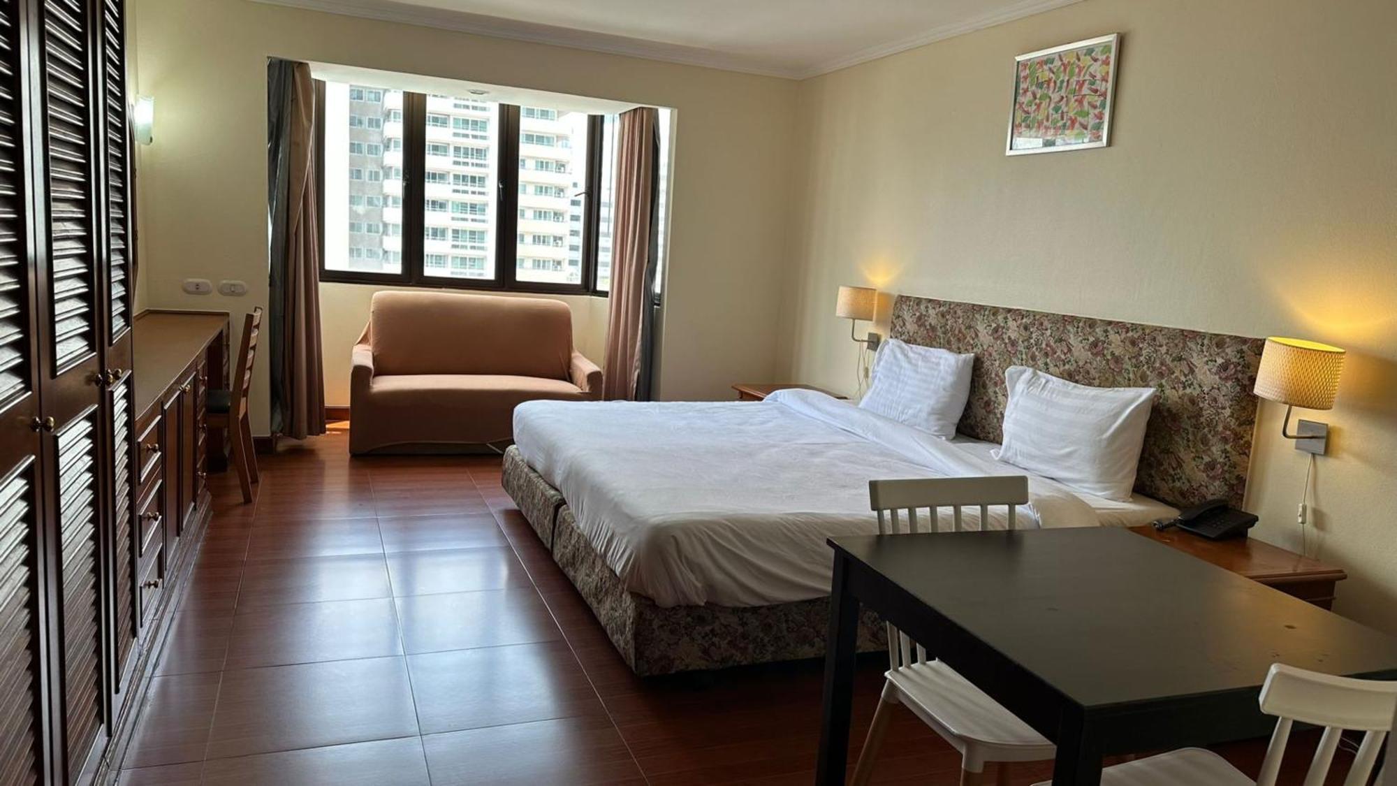 Omni Tower Sukhumvit Soi 4 Direct Lejlighed Bangkok Eksteriør billede