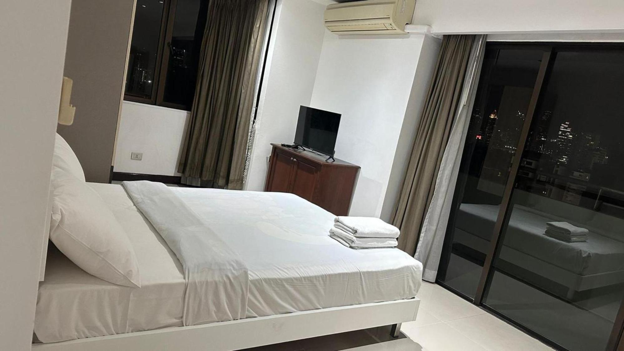 Omni Tower Sukhumvit Soi 4 Direct Lejlighed Bangkok Eksteriør billede
