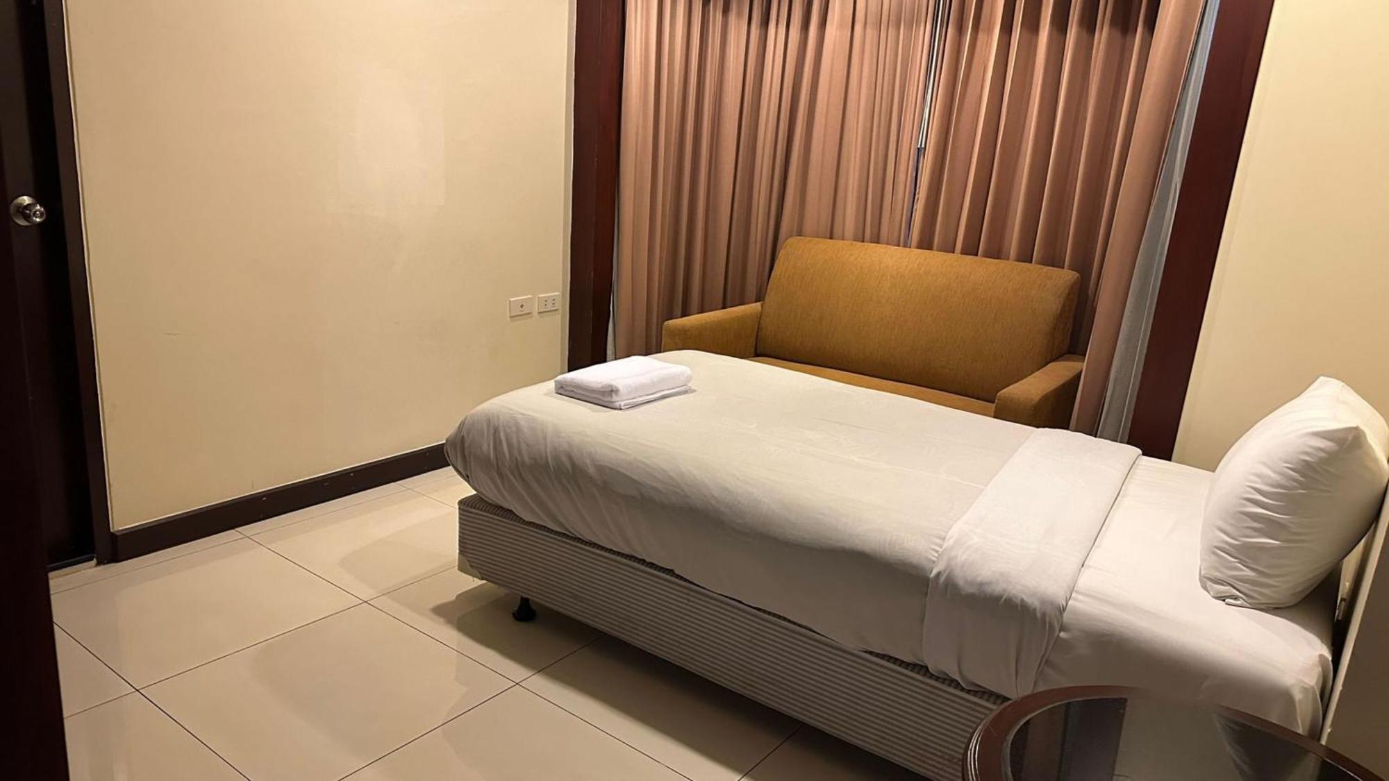 Omni Tower Sukhumvit Soi 4 Direct Lejlighed Bangkok Eksteriør billede