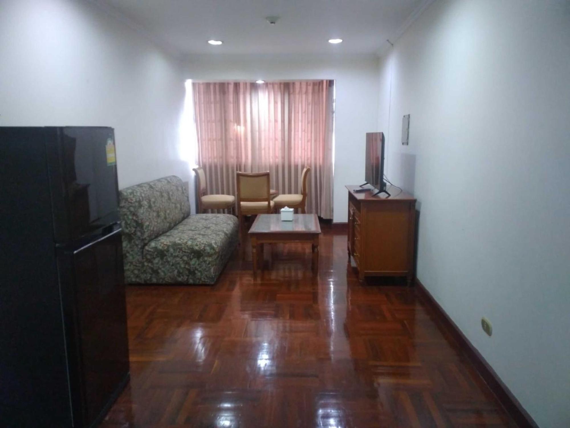 Omni Tower Sukhumvit Soi 4 Direct Lejlighed Bangkok Eksteriør billede