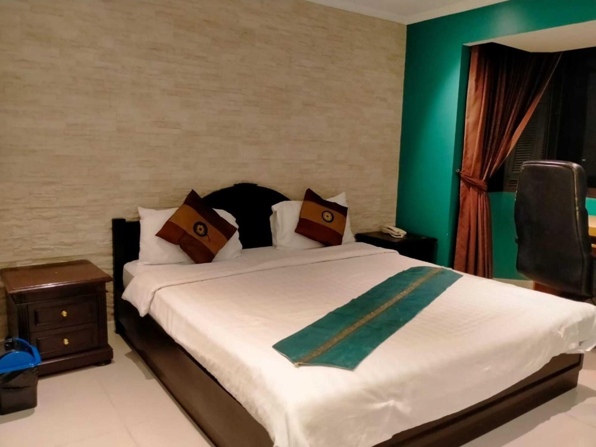 Omni Tower Sukhumvit Soi 4 Direct Lejlighed Bangkok Eksteriør billede