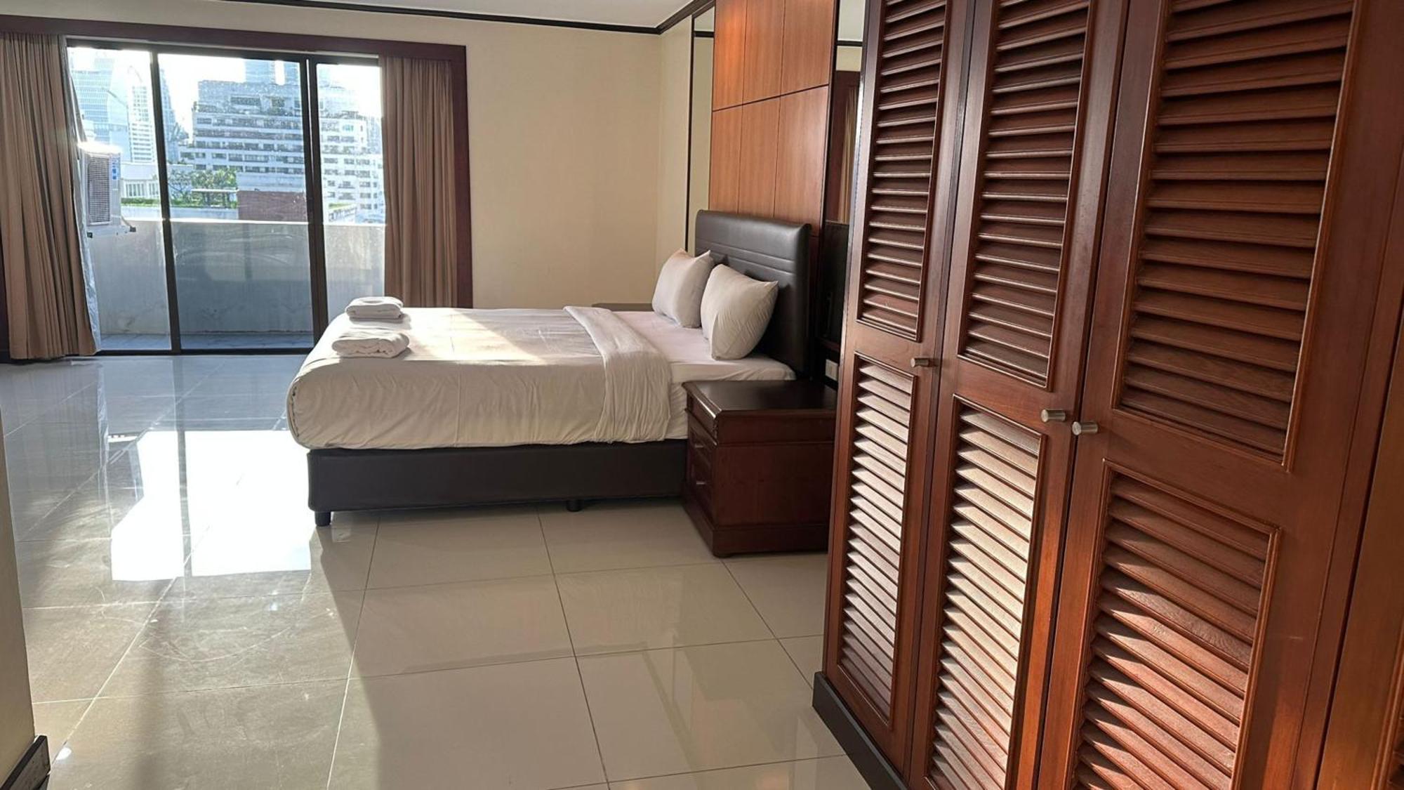 Omni Tower Sukhumvit Soi 4 Direct Lejlighed Bangkok Eksteriør billede