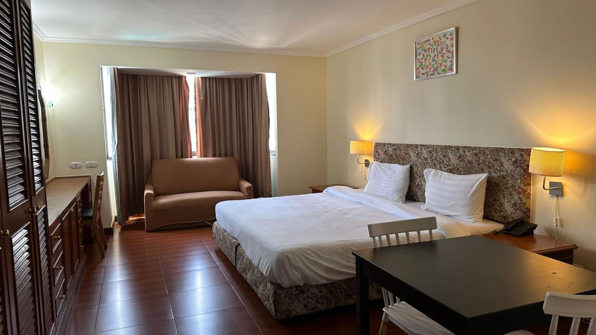 Omni Tower Sukhumvit Soi 4 Direct Lejlighed Bangkok Eksteriør billede
