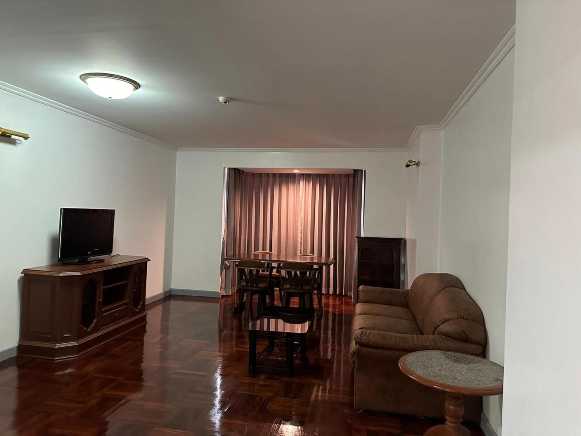 Omni Tower Sukhumvit Soi 4 Direct Lejlighed Bangkok Eksteriør billede
