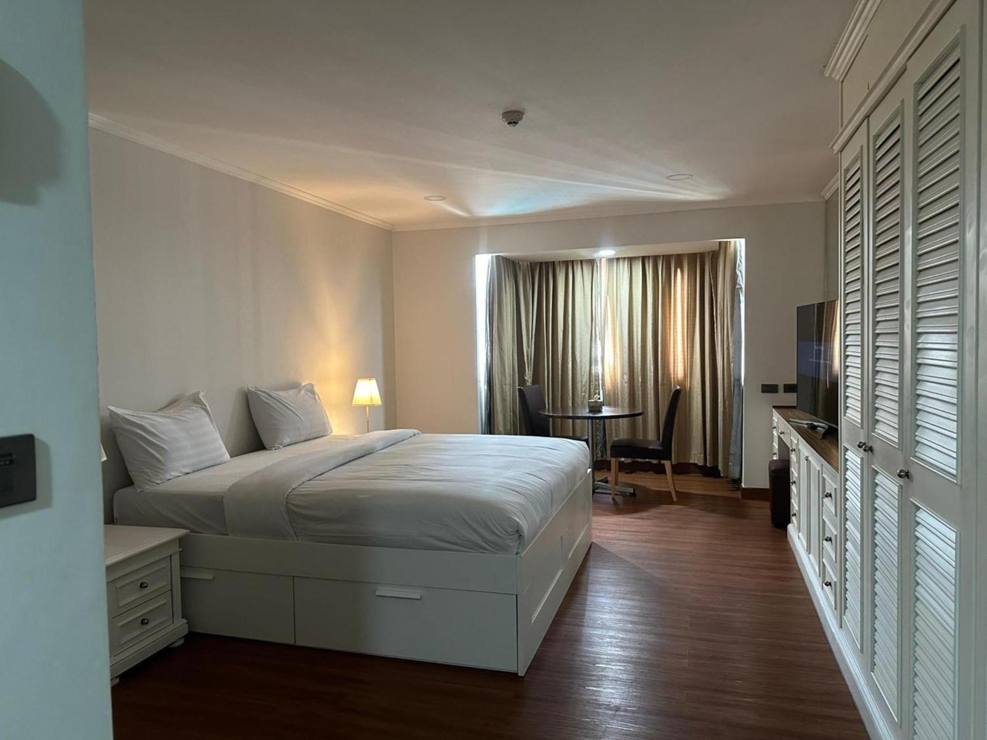 Omni Tower Sukhumvit Soi 4 Direct Lejlighed Bangkok Eksteriør billede