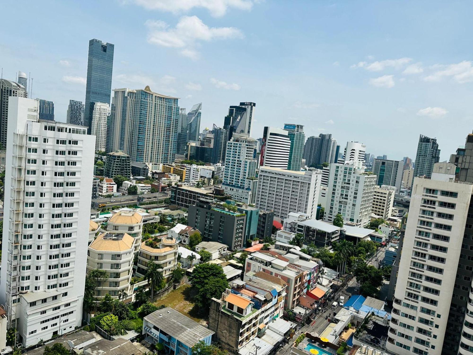 Omni Tower Sukhumvit Soi 4 Direct Lejlighed Bangkok Eksteriør billede