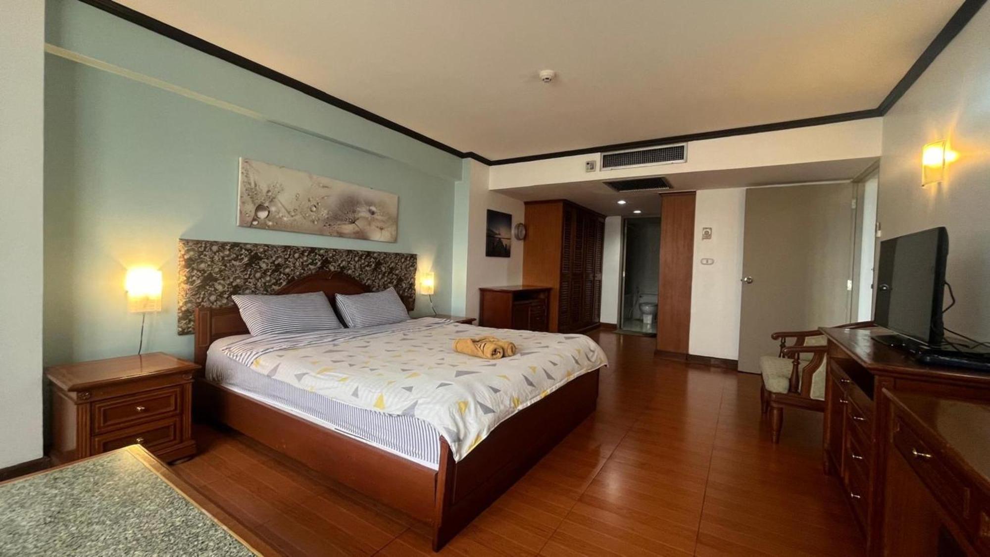 Omni Tower Sukhumvit Soi 4 Direct Lejlighed Bangkok Eksteriør billede