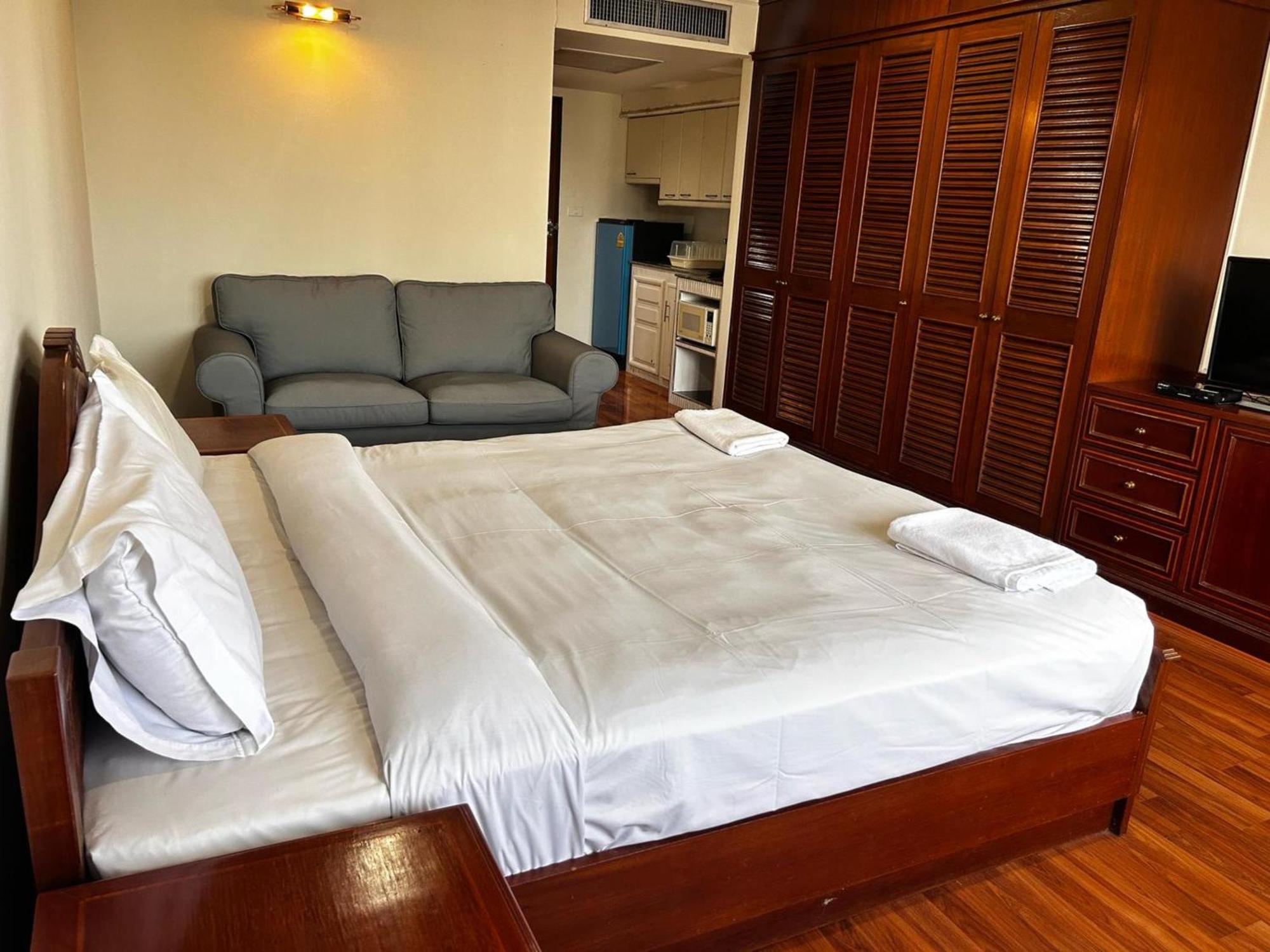 Omni Tower Sukhumvit Soi 4 Direct Lejlighed Bangkok Eksteriør billede