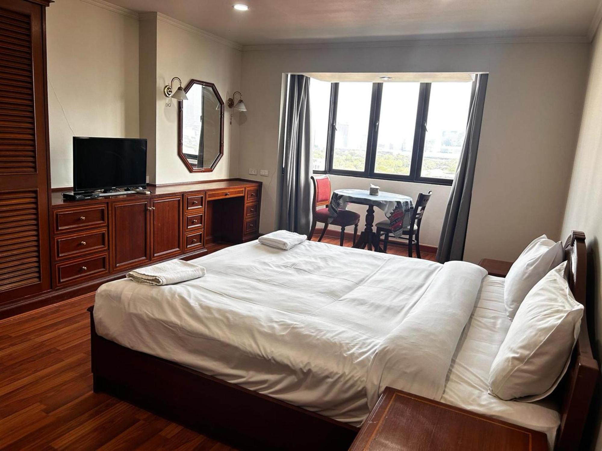 Omni Tower Sukhumvit Soi 4 Direct Lejlighed Bangkok Eksteriør billede